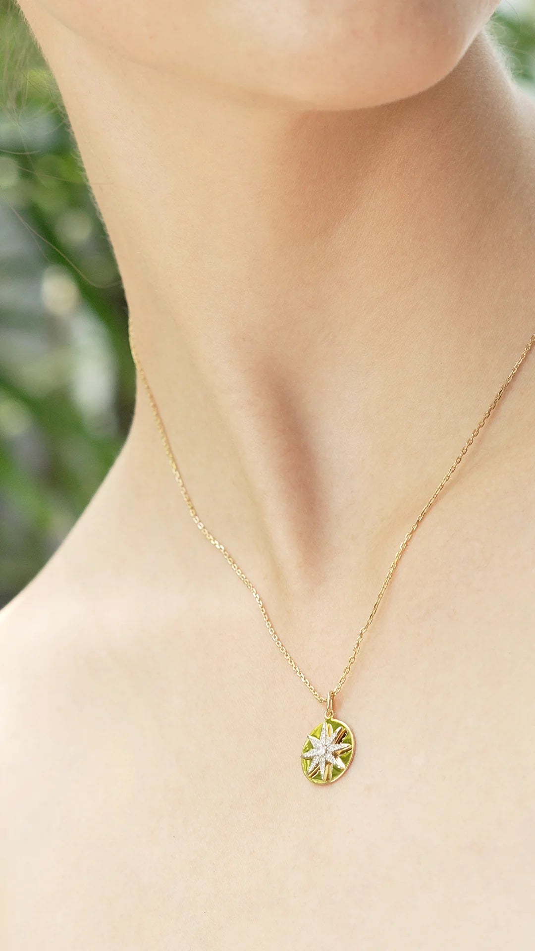 Pole Star Round necklace gold plating