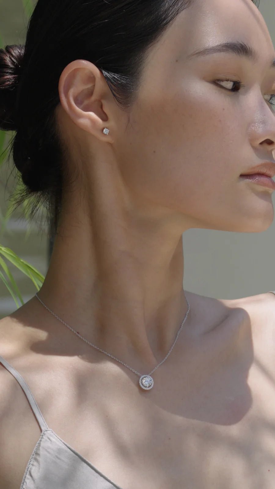 Round Zircon Solitaire Necklace - ARTSY SILVER