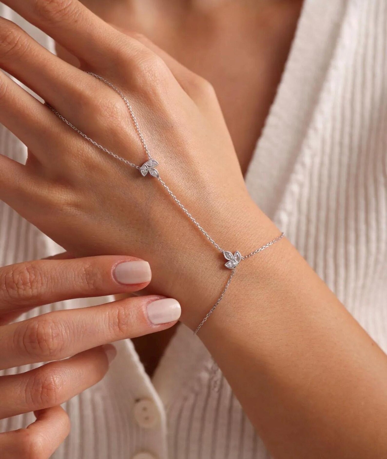 Lucia Silver Hand Chain - ARTSY SILVER