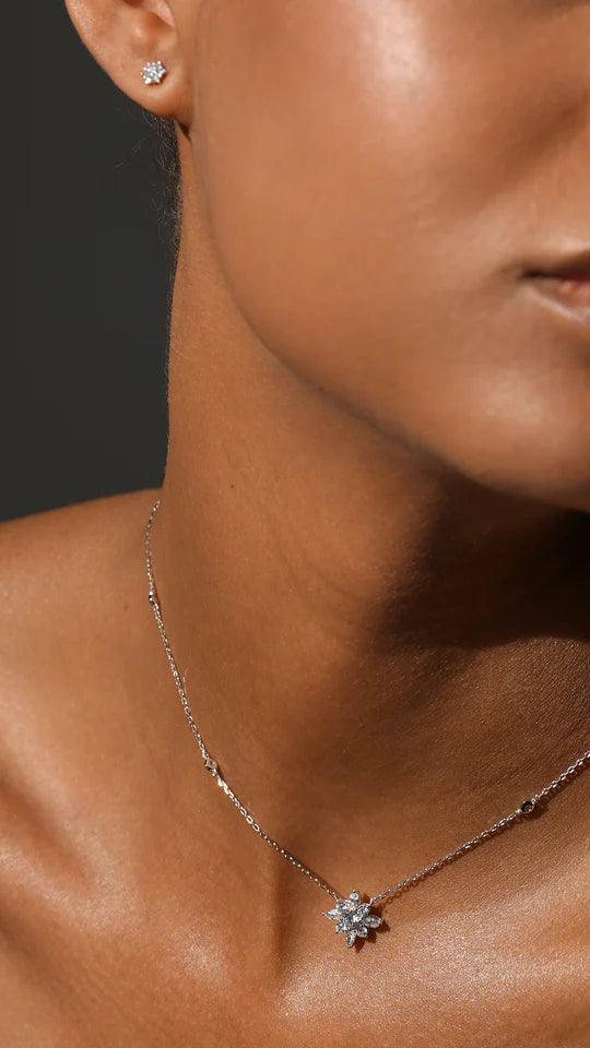 <tc>قلادة دائرية من حجر الزركون </tc>