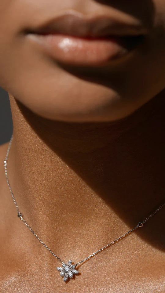 <tc>قلادة دائرية من حجر الزركون </tc>