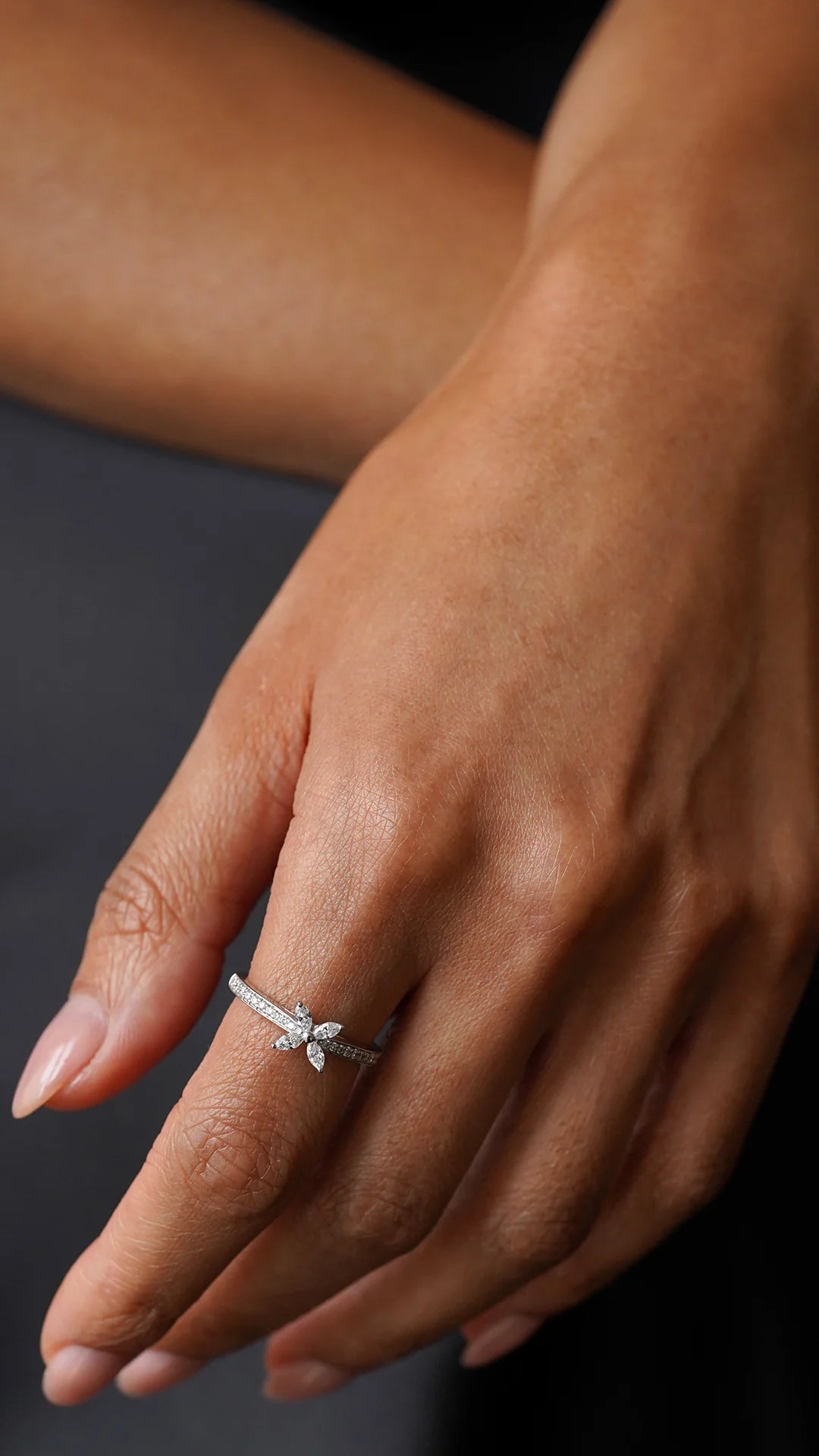 Snow White Zircon Silver Ring - ARTSY SILVER