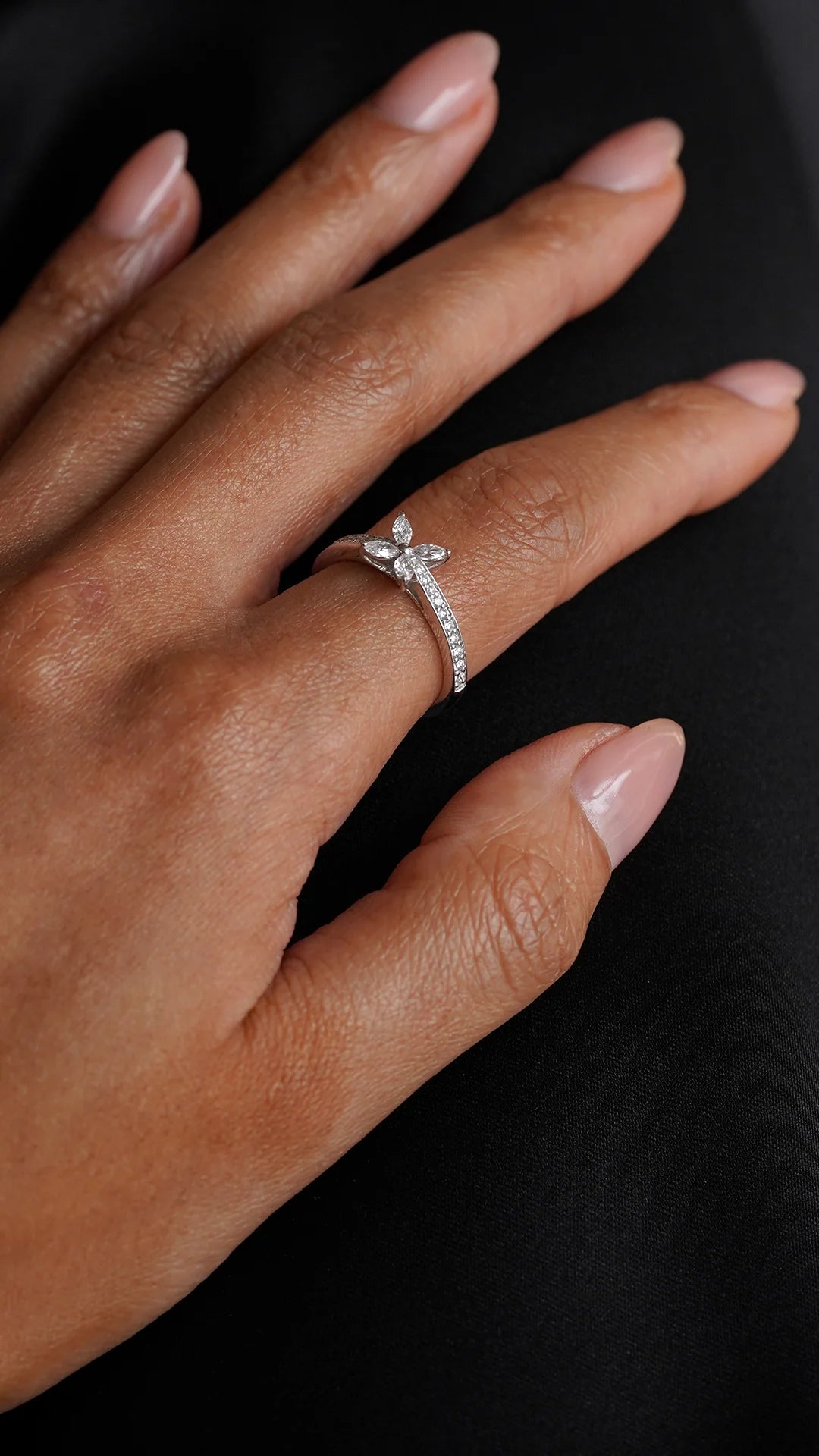 Snow White Zircon Silver Ring - ARTSY SILVER