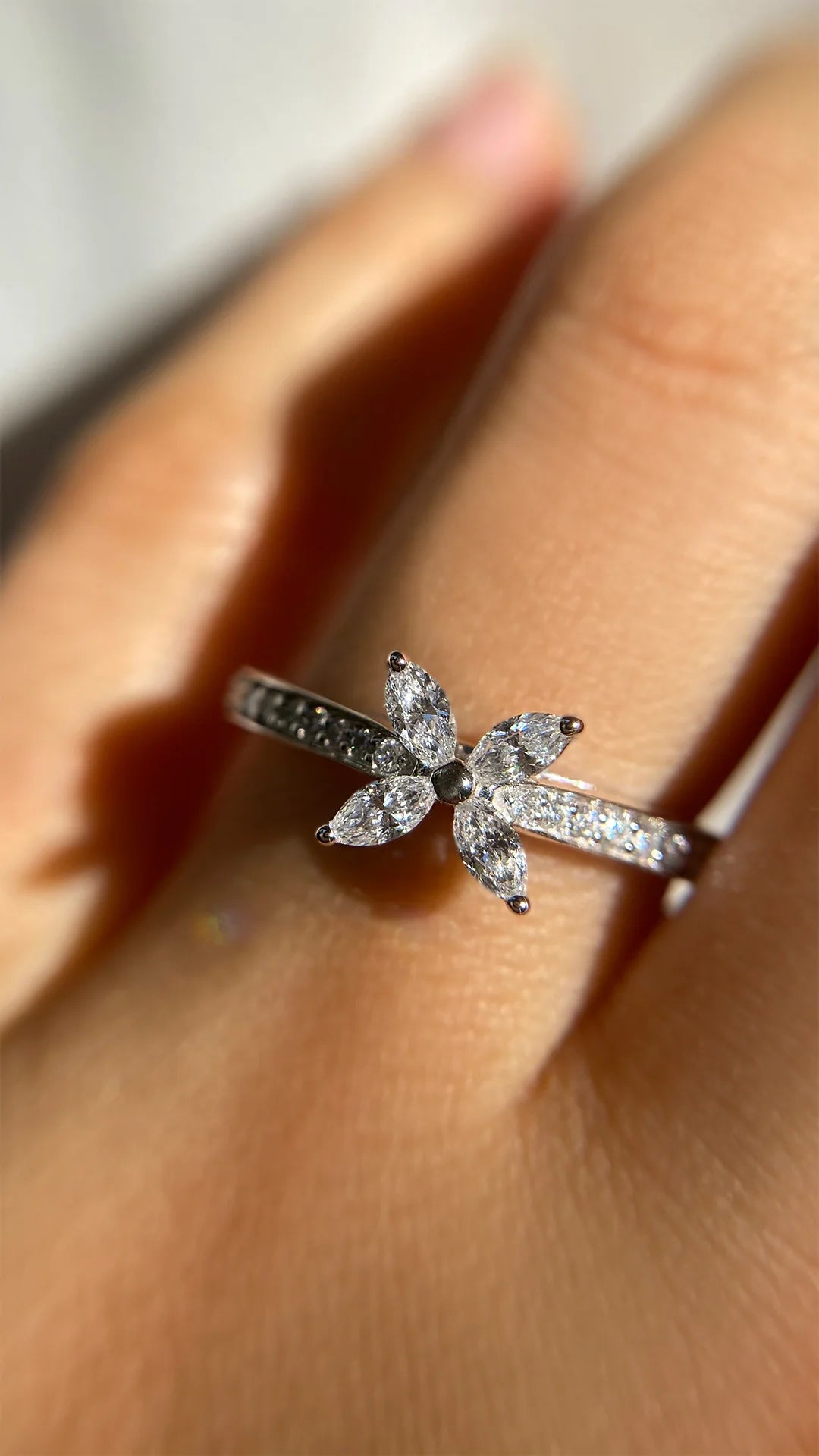 Snow White Zircon Silver Ring - ARTSY SILVER