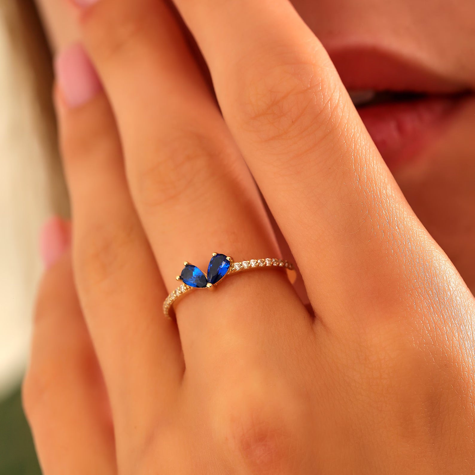 Sweet Kiss Sapphire Heart Ring