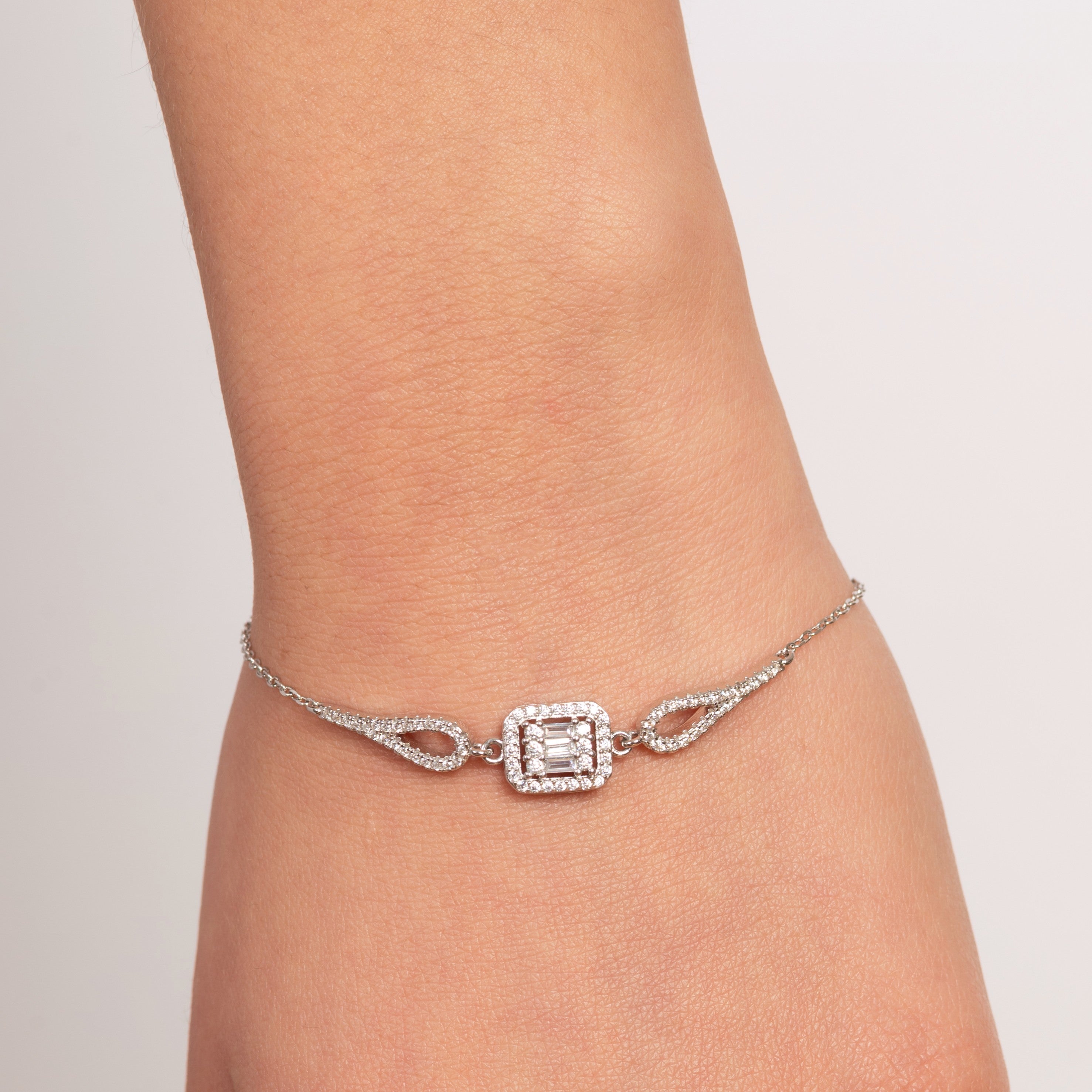 Timeless Solitaire Necklace & Bracelet Set