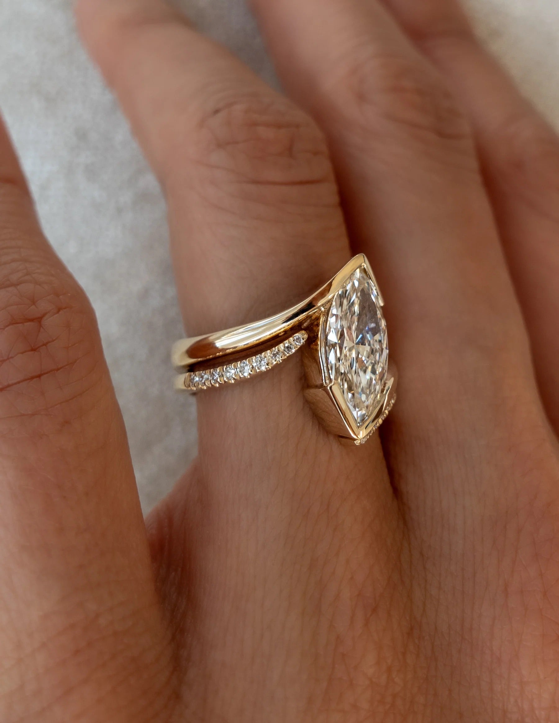 VERTICAL-MARQUISE-Ring
