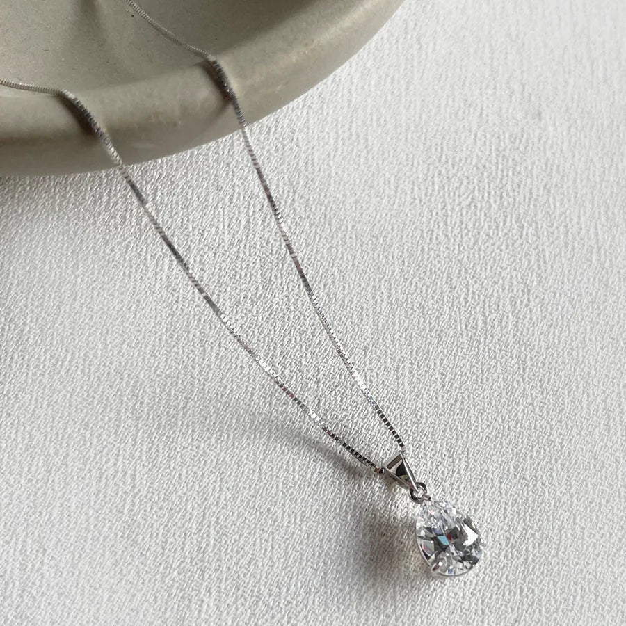Chic Charm Silver Necklace - ARTSY SILVER