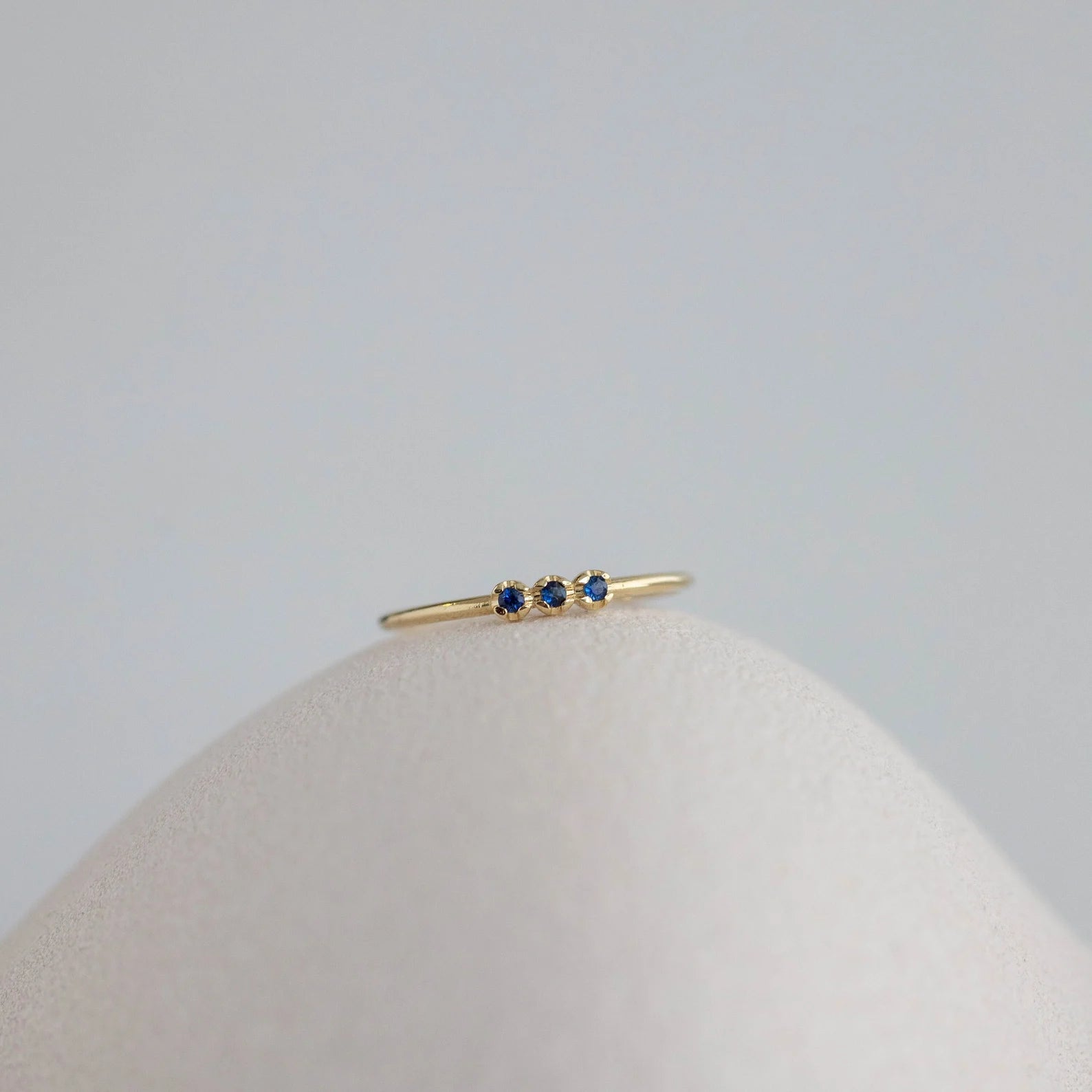 Snippet Blue Sapphire Ring - ARTSY SILVER