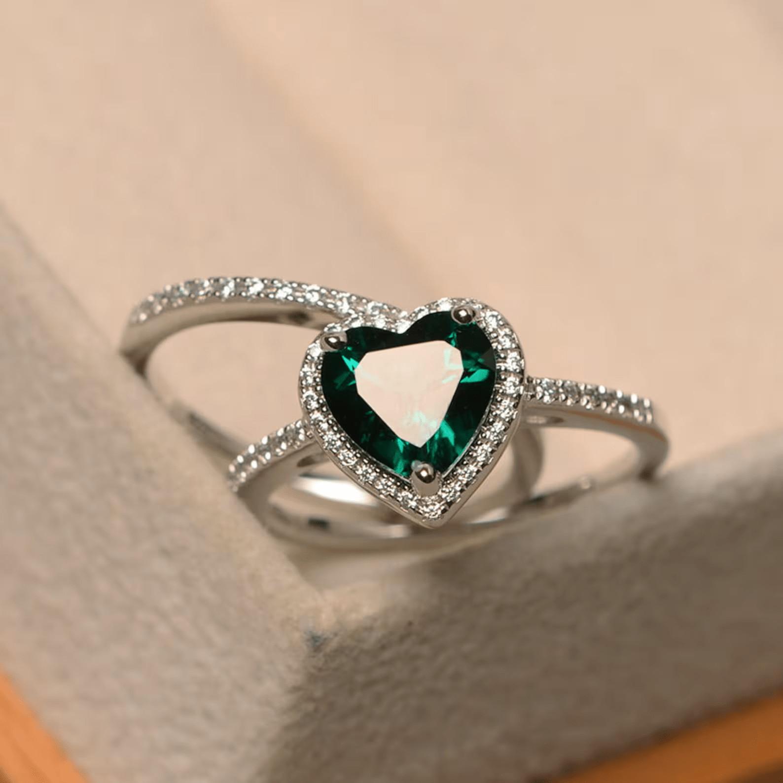 Mi Amor Emerald 2 Set Ring - ARTSY SILVER