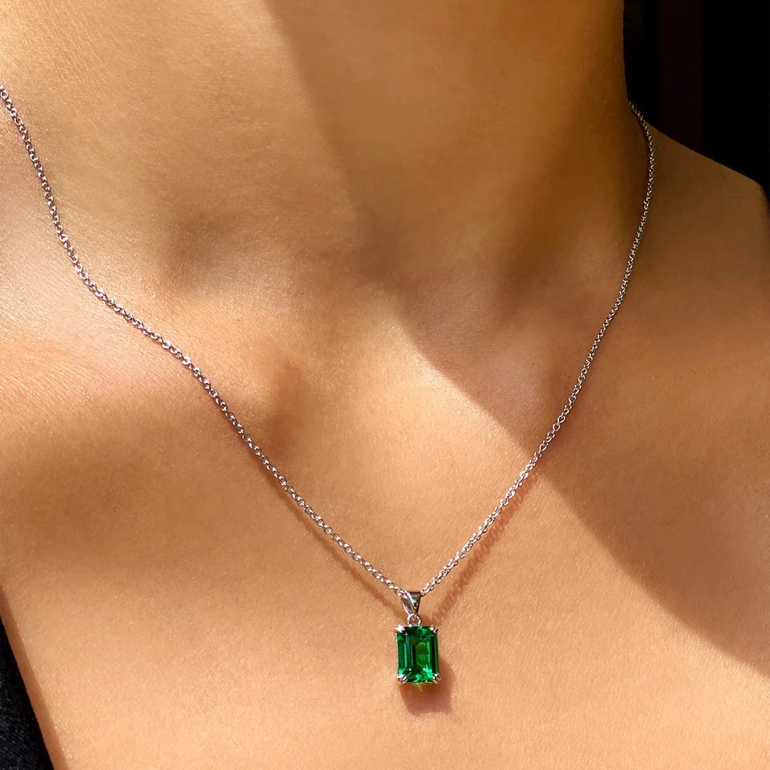 Green Glow Emerald Necklace - ARTSY SILVER