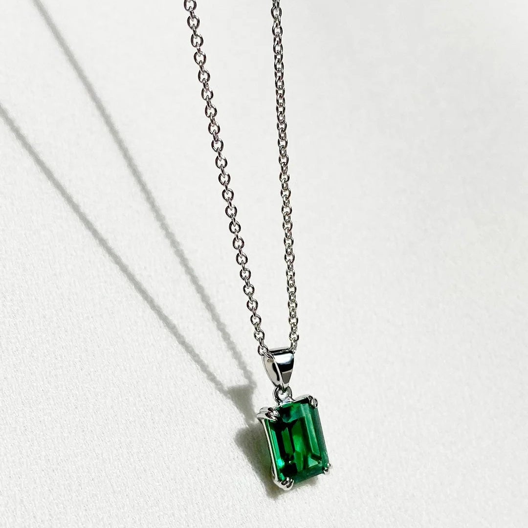 Green Glow Emerald Necklace - ARTSY SILVER