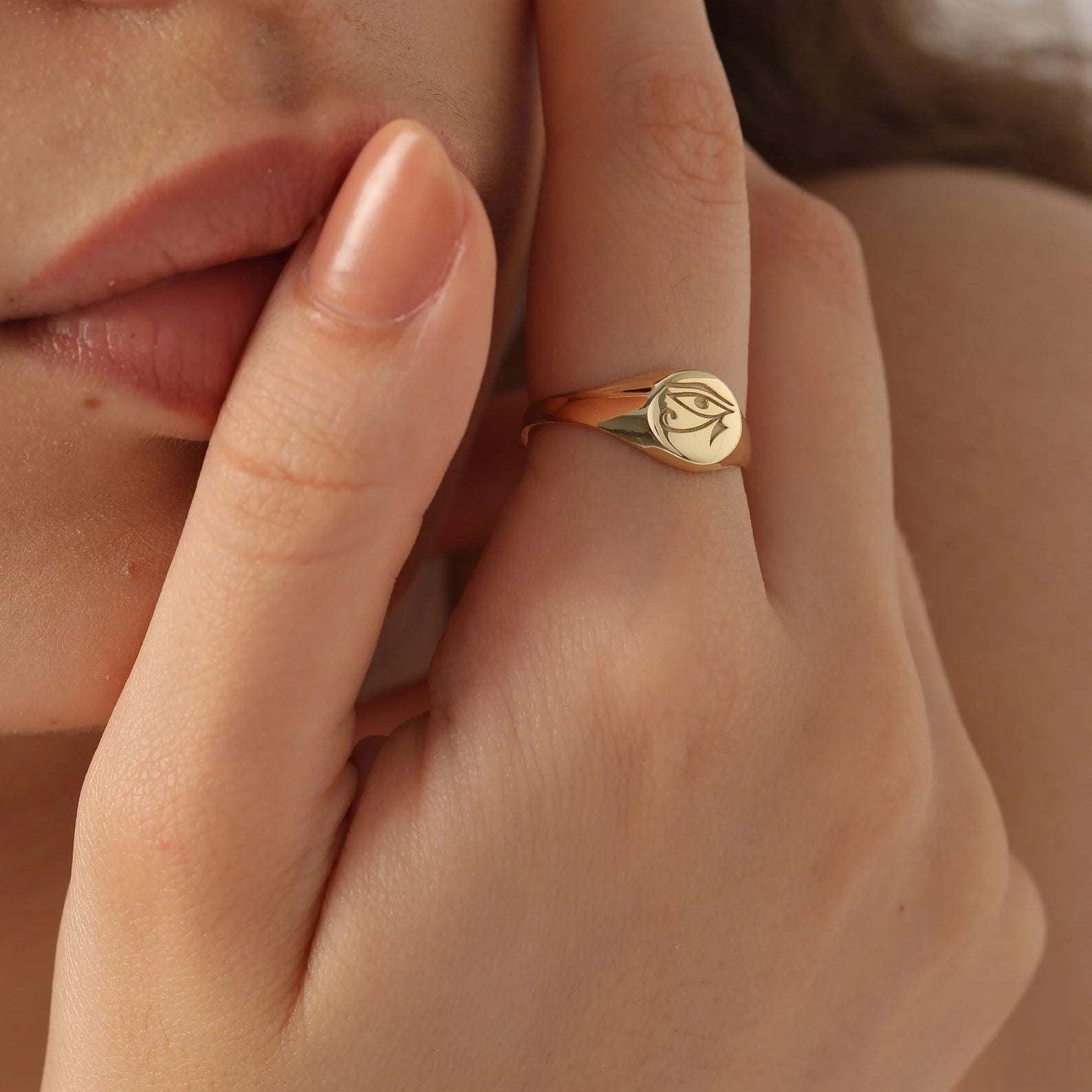 Eye Of Horus Signet Ring - ARTSY SILVER