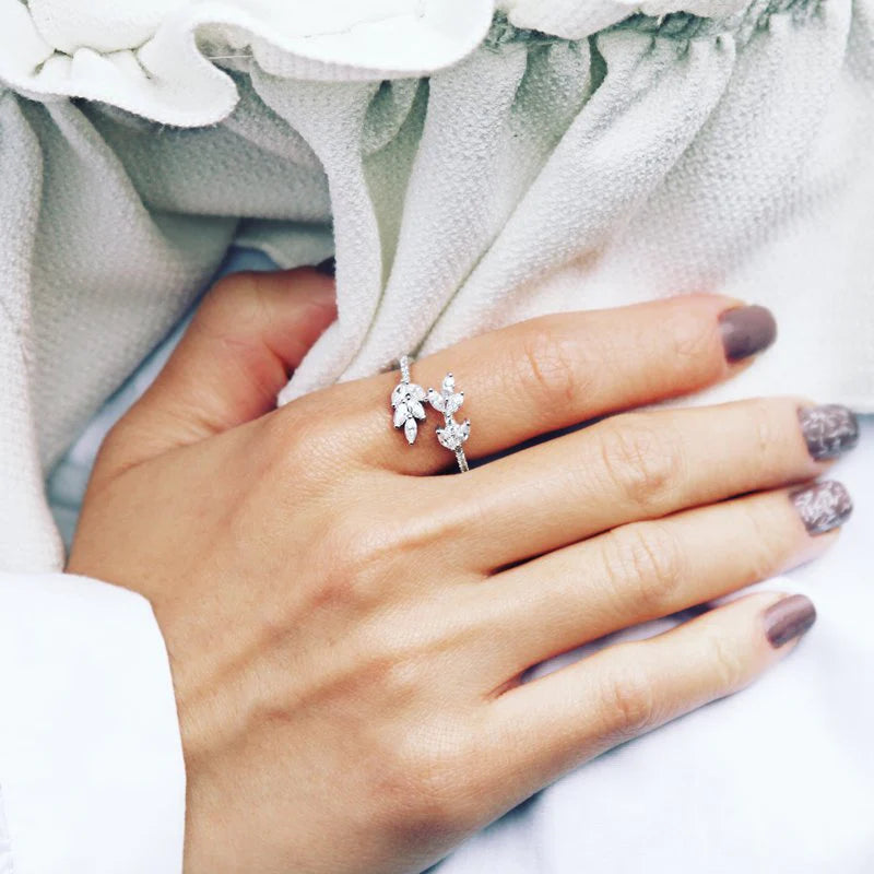 Leaf White Zircon Silver Ring