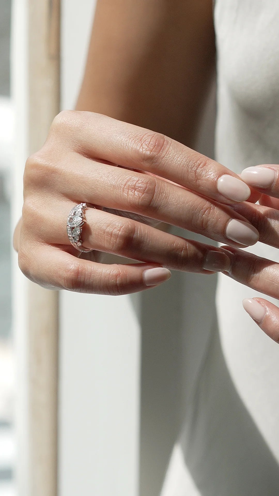 Queen White Zircon Stone Ring - ARTSY SILVER