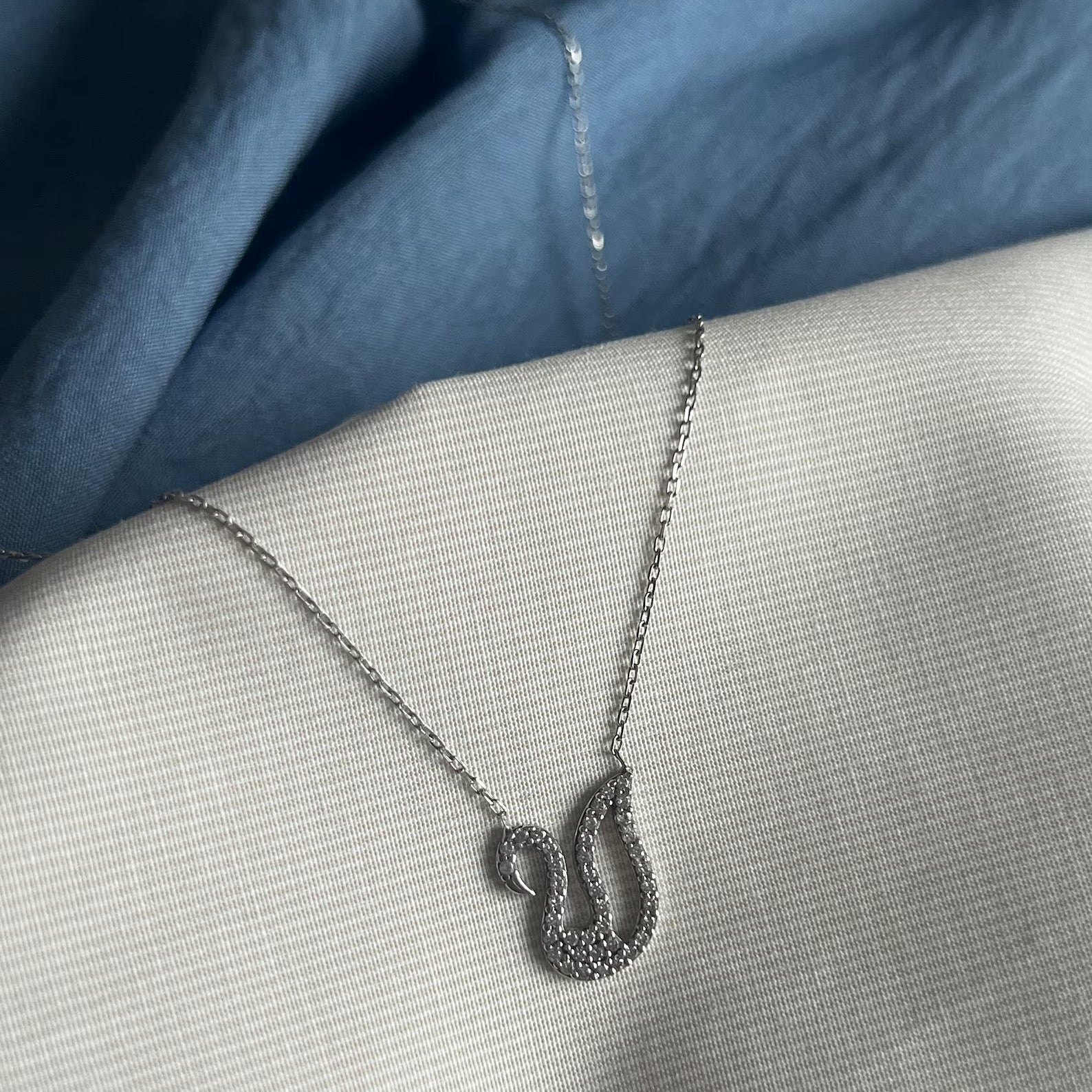 Swan Silver Necklace - ARTSY SILVER