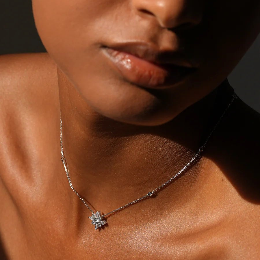 Silver Lilly Flower Necklace - ARTSY SILVER