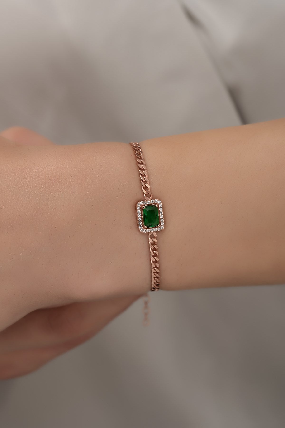 Gourmet Chain Green Stone Bracelet